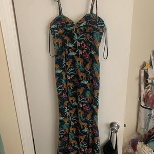 US size 4 Fame and Partners dress . Beautiful